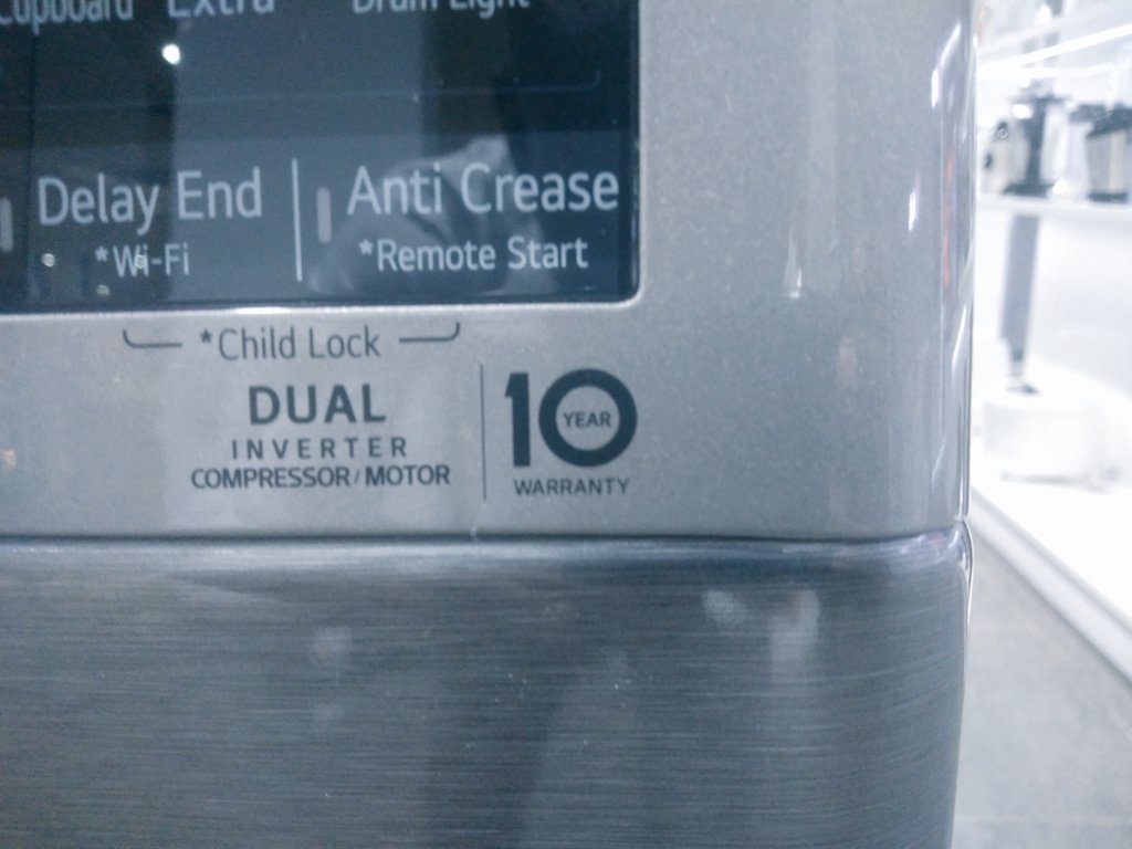 Comes with a whole decade of warranty on the core parts 💯

#LGDryer #HeatPumpDryer #LG100Club
@LGEastAfrica