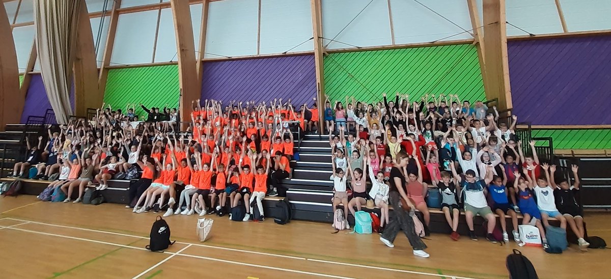 CircoArgentan's tweet image. 250 élèves de CM des écoles @VilleArgentan participent à la journée  "Découvre ton sport" dans le cadre de la #journéeolympique , #TerreDeJeux2024 et #generation2024.
Merci à : associations sportives locales, services des sports, #USEP_61, police municipale, les enseignants