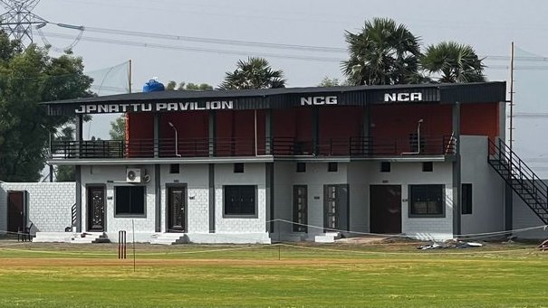 A lovely effort by @Natarajan_91 to set up a ground & academy in his hometown for young cricketers. While TNCA has corporates maintaining grounds & its own satellite centres, this effort by a current cricketer needs mammoth applause. 

Salutes & Wishes #NCG #NCA #Chinnappampatti