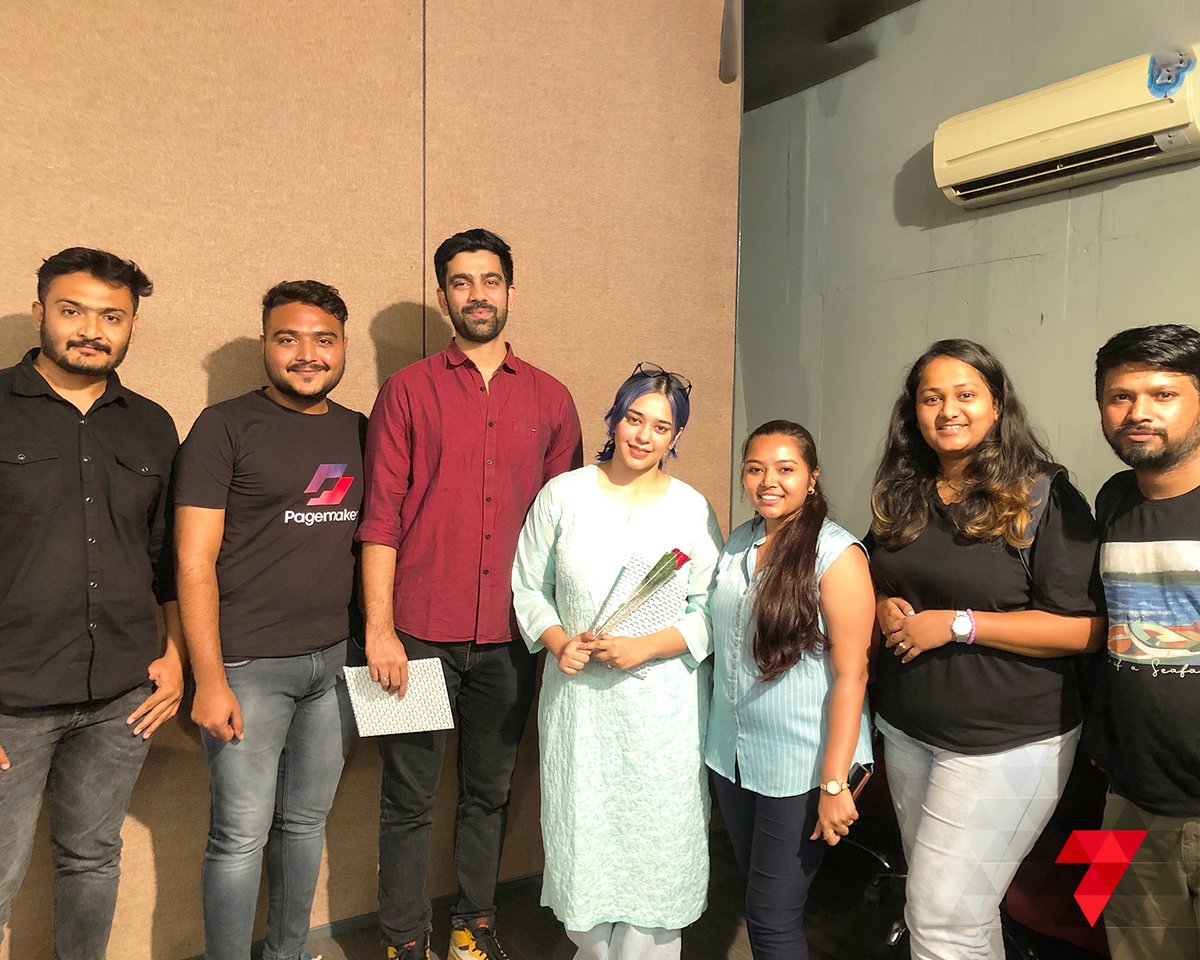 7SpanHQ's tweet photo. @VepaarHQ team at @eChaiVentures meetup on Building #d2c Brands!😍
We had the pleasure of meeting the founders of Paradyes and Nuutjob who have raised their funding from @sharktankindia🥳
#echaimeetup #brands #meetup #team https://t.co/QDAfkeg2A3