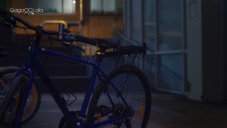 albertiinee's tweet image. o kadar müq bi sahneydi ki öldüm 🥹öfkesinden cocugun bisikletine tekme savurduktan sonra giderken bisikleti düzeltti.. köppek gibi seviyo 🫠
#SemanticErrorEp5