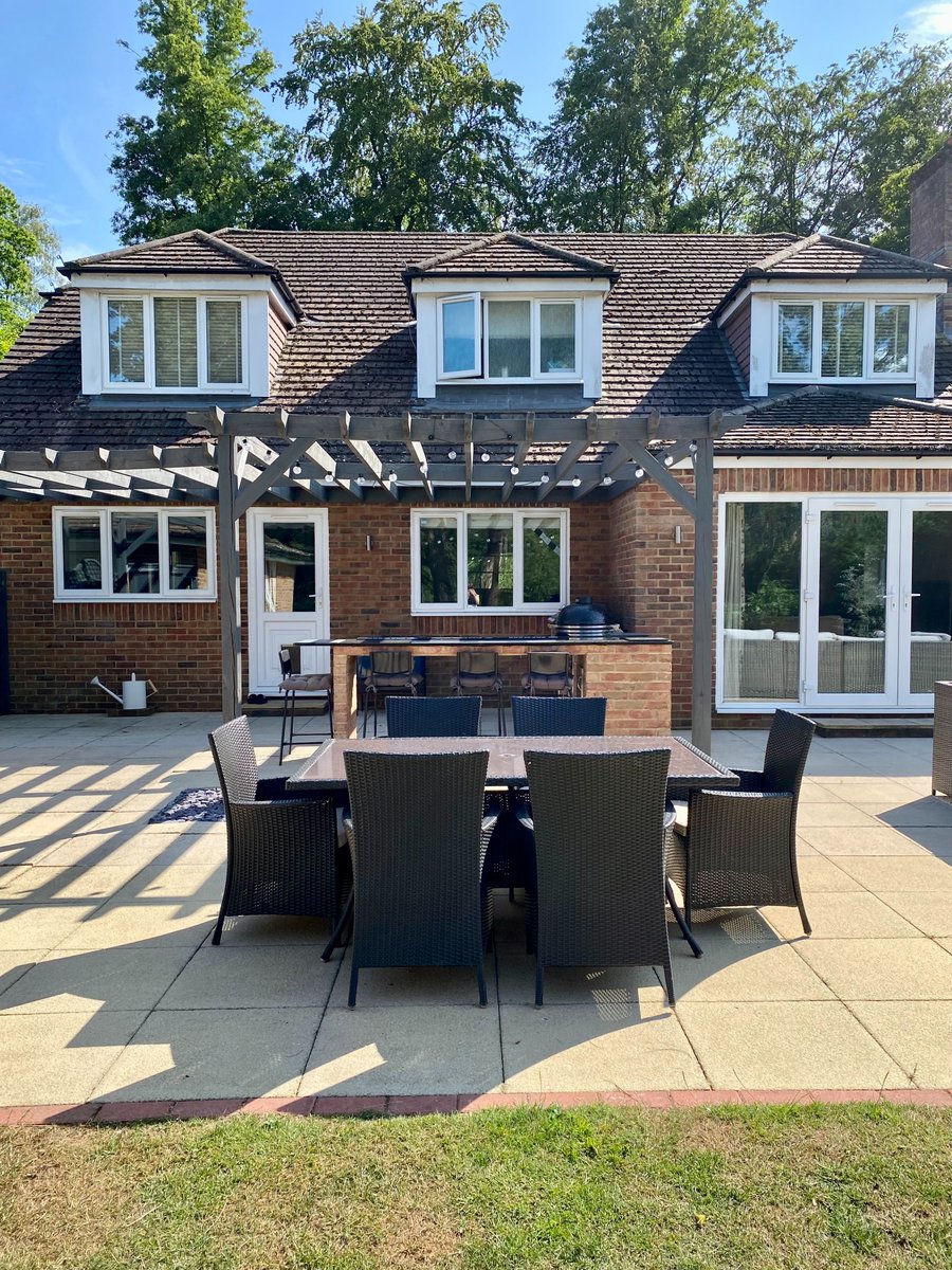 Take a look at our new red brick kitchen with stunning, dark granite worktops. 🧱⬛️

The red bricks infuse character, while the granite worktops add a touch of modern luxury. 🤩

#luxuryhomes #outdoorkitchen #designandconstruction #gardentransformation #luxury #kitchendesign #new