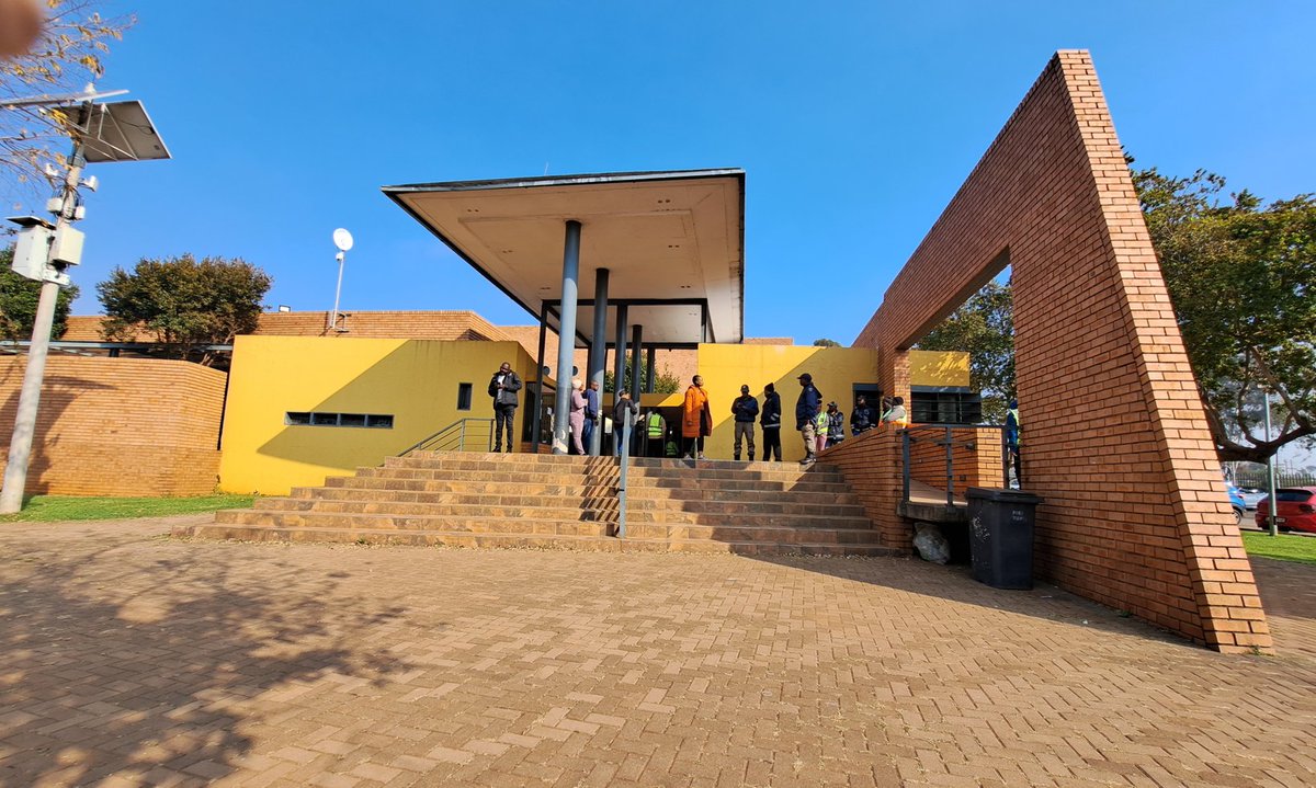 Jozi, we are in Region G at the Finetown Multipurpose Centre for the launch of the #EPWPCleanUp Project. #JoburgEnterprises will be benefiting from partnering up with the City to bring about #JoburgServices efficiently.

 #KleenaJoburg  #KnowYourJoburg  ^LM