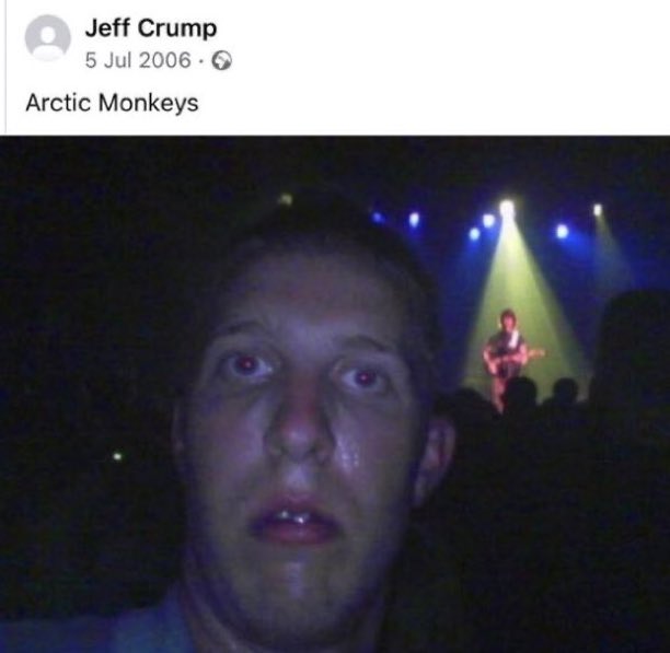 NoContextBrits's tweet photo. Everyone at Glastonbury tonight. https://t.co/y07dKdwmYg