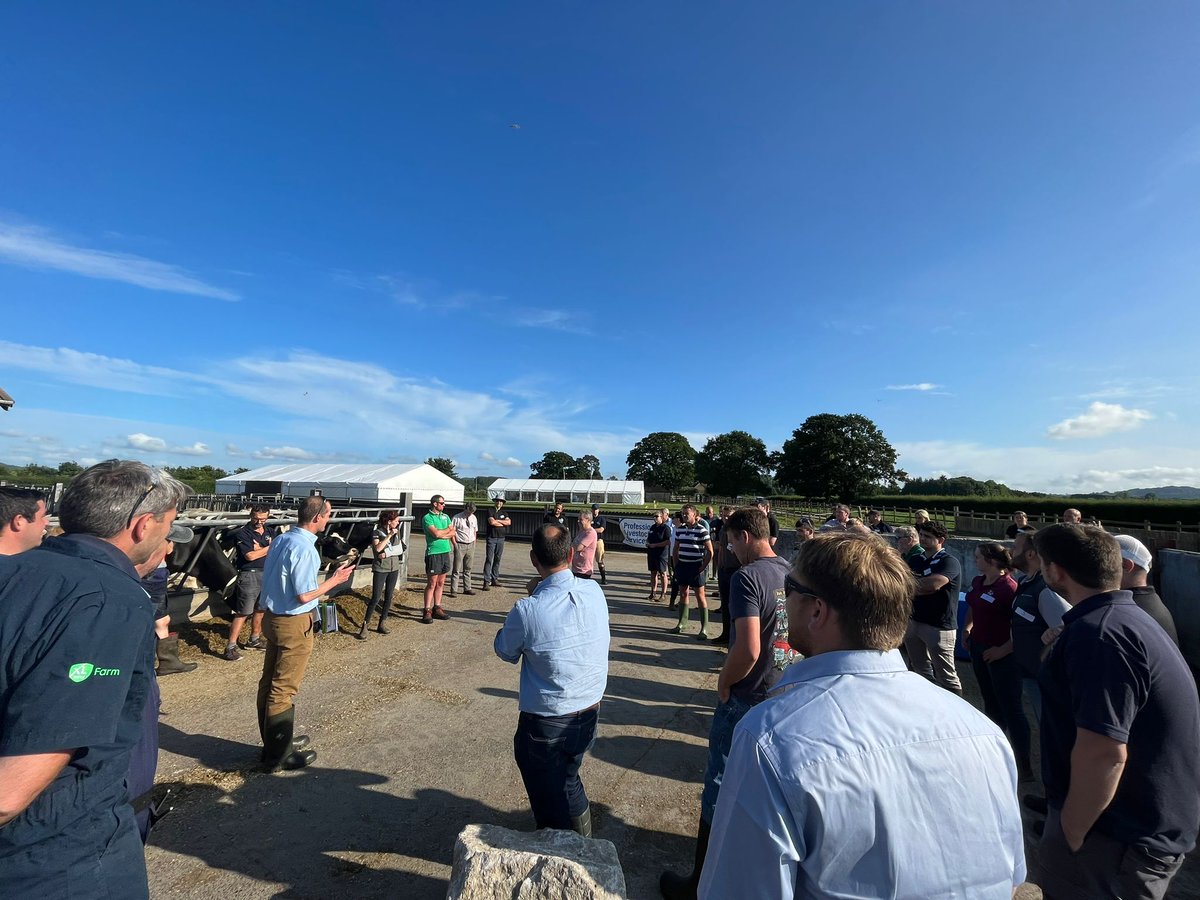 Great evening for Nick and James with Cattle Eye and Synergy Farm Vets talking all things lameness detection and treatment on the eve of the Cattle Lameness Academy seminar at Rushywood Farm earlier this week.
@jameswilsonSB <a href="/_CLAcademy/">CLAcademy</a> <a href="/SynergyFarmVets/">Synergy Farm Health</a>