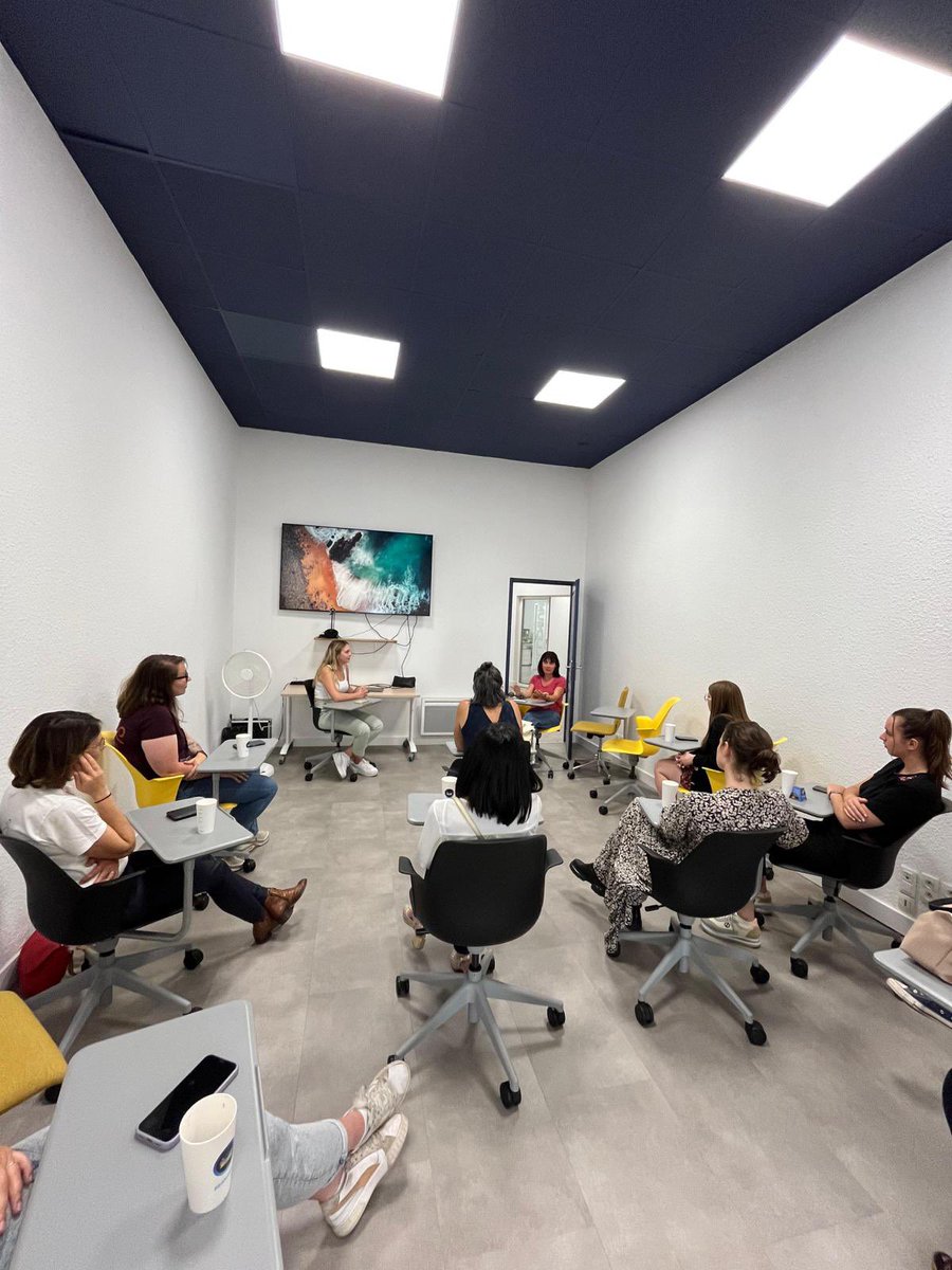 Soirée exceptionnelle au côté de Sophie Renner et Le Café des Entrepreneuses 💃🏼
Au programme, découverte du parcours fascinant de Sophie, cheffe d’entreprise de Vensys et de belles rencontres avec d’autres entrepreneuses !

Merci à toutes 🚀 🤩