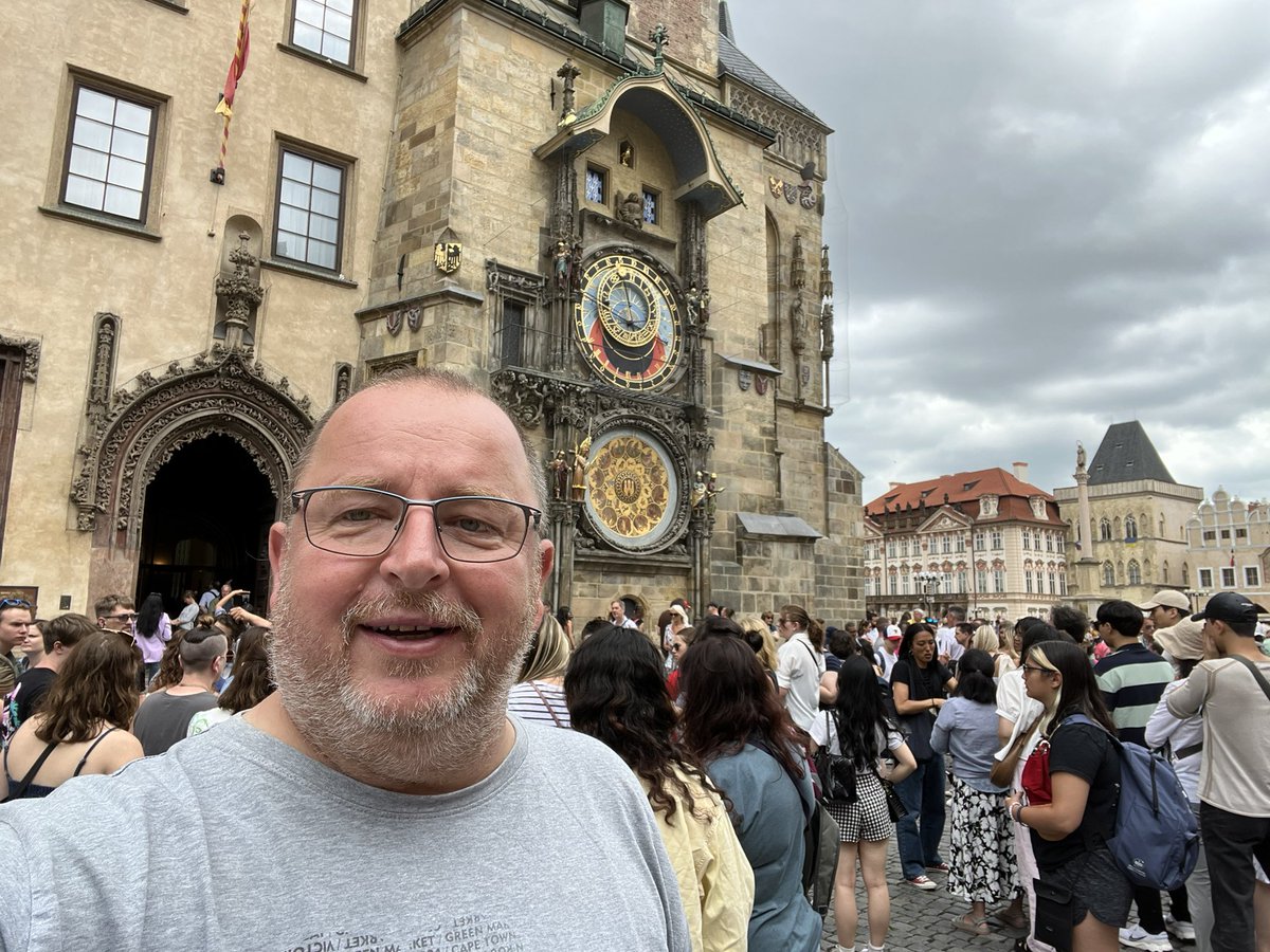 TomN174's tweet photo. @HeikoBrenn @AchimWieser Thanks for the nice evening and the sightseeing in Prague. Just for you: https://t.co/JEKnYB6qhJ