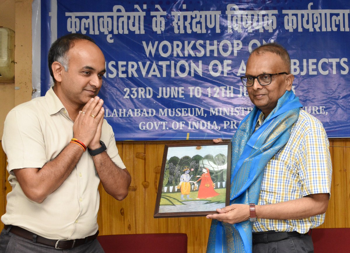 AllahabadMuseum's tweet image. इलाहाबाद संग्रहालय में आज 23  जून 2023 को ' कलाकृतियों के संरक्षण' विषयक पाक्षिक कार्यशाला का शुभारंभ हुआ।
#myculturemypride #conservationworkshop  #indianmuseumkolkata #SalarJungMuseum #nationalmuseum #PMO
#culturalheritage 
#MinistryOfCulture 
#AmritMahotsav