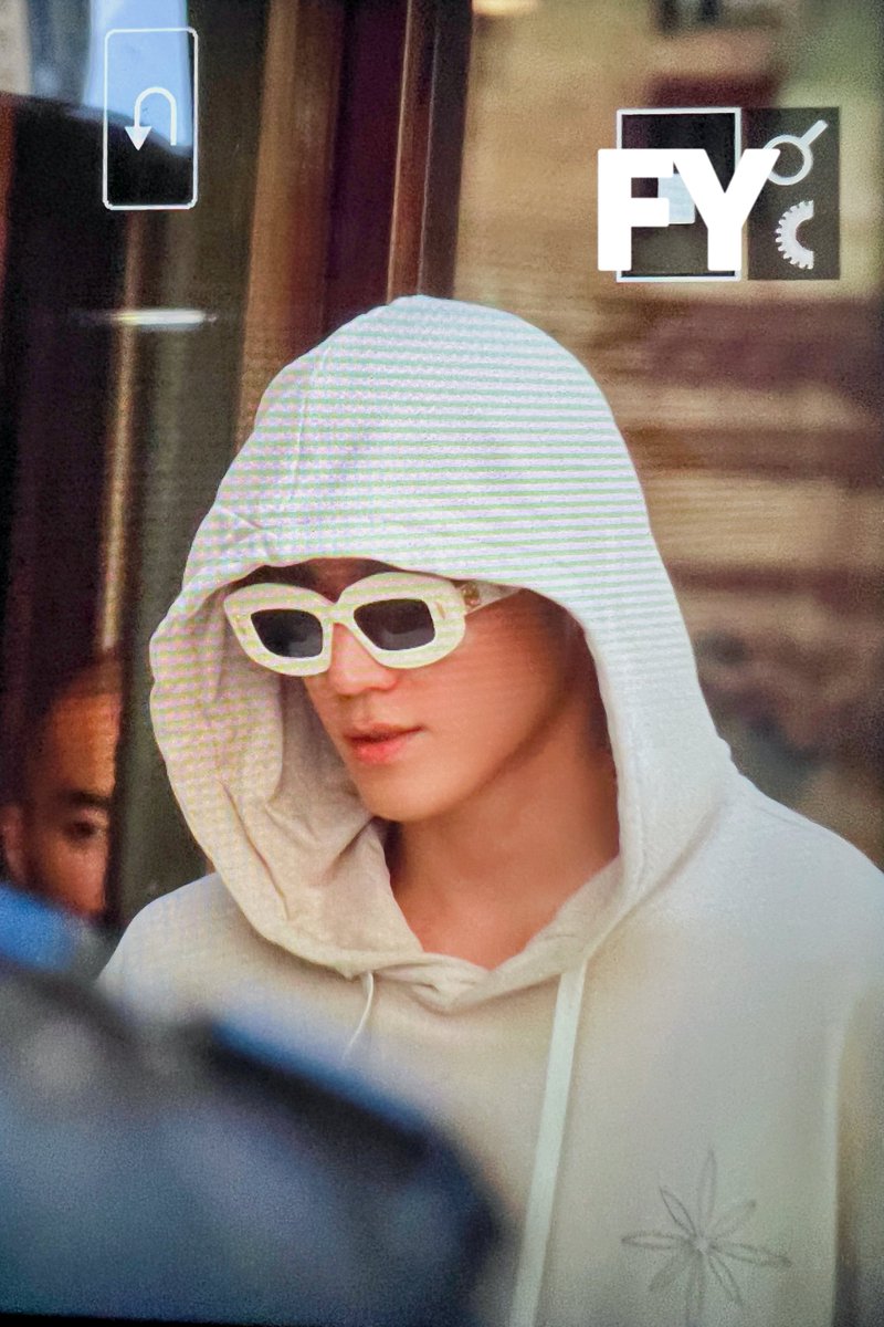 230623 🇫🇷

#태용 #TAEYONG #샤랄라 #SHALALA
#TAEYONGLoeweGBA #TAEYONGxLOEWE