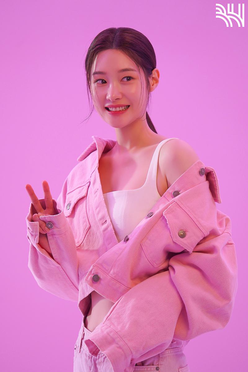 JChaeyeon_Bar's tweet photo. [PHOTO]  230623 #Chaeyeon from BH Entertainment NAVER  Updated.

#정채연 #채연 #다이아 #아이오아이 #郑采妍 #JungChaeyeon https://t.co/l4ZyfJErYN