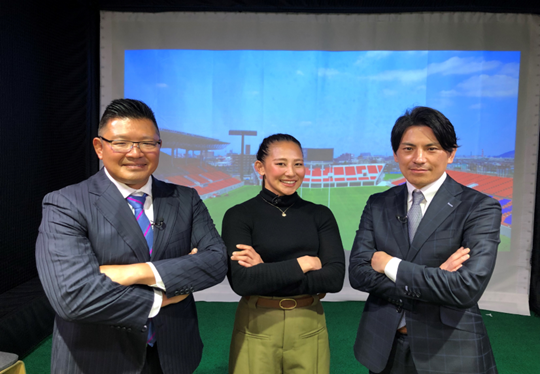 SportsToppan's tweet photo. 🏉会場に来たら、女子選手にタックルされる！？🏉

📆6/26朝、注目の対談動画が投稿予定🎥
「ホスピタリティライブビューイングについて」
 熱く語り合います🔥

✊出演
#野澤武史
#鈴木実沙紀
#後藤翔太
🎫プロフィールURLにてイベントチケット販売中！
フォローしてイベント最新情報をキャッチ🏉 https://t.co/CO44bEkc36