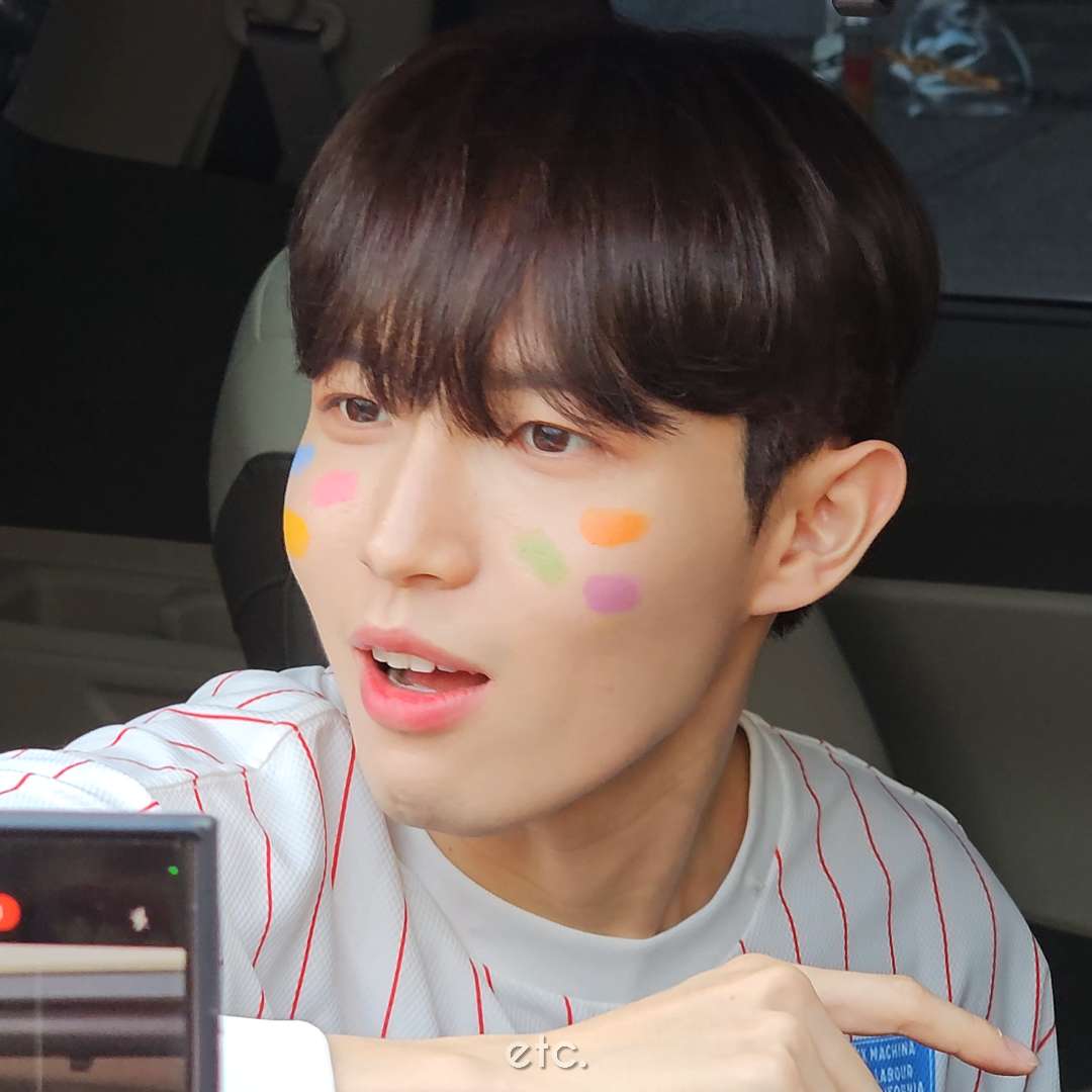 etc527's tweet photo. 230623#김재환 뮤뱅 퇴근
우리 재와니 오늘도 찢었다잇! https://t.co/tjCJGiD1G4