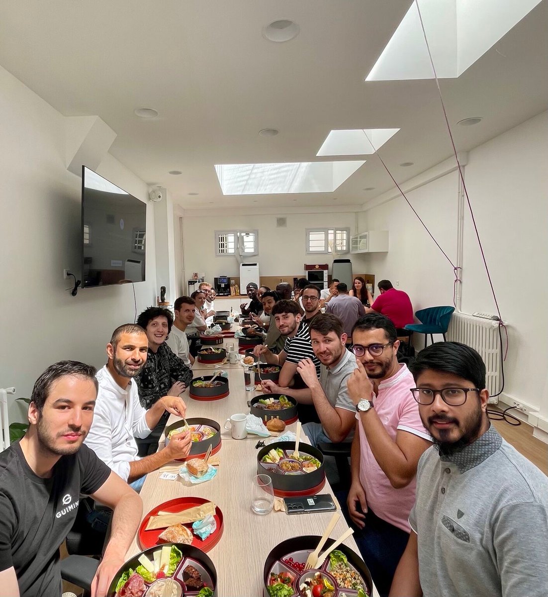 guiminiHQ's tweet photo. 📸 Un aperçu du Better Guimini, immortalisé vendredi dernier dans nos locaux parisiens !
Nos équipes de Paris et Nantes se sont réunies pour un Better Guimini inoubliable alliant fun, expertise et énergie débordante 🚀

#teambuilding #crm #trailblazercommunity #salesforcefrance https://t.co/vUwEjcn9iJ