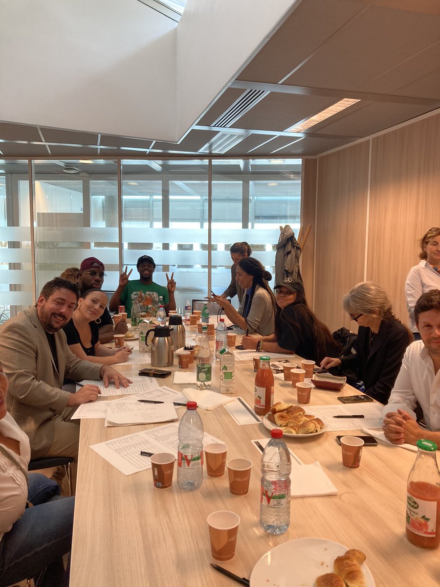 FondationEMJ's tweet photo. Retour en images sur les délibérations du jury de #filmetonquartier présidé avec talent et sensibilité par #LaeticiaMasson Résultats lundi ! @Francetele @France3tv @francetvslash https://t.co/gYzGHHdwCa