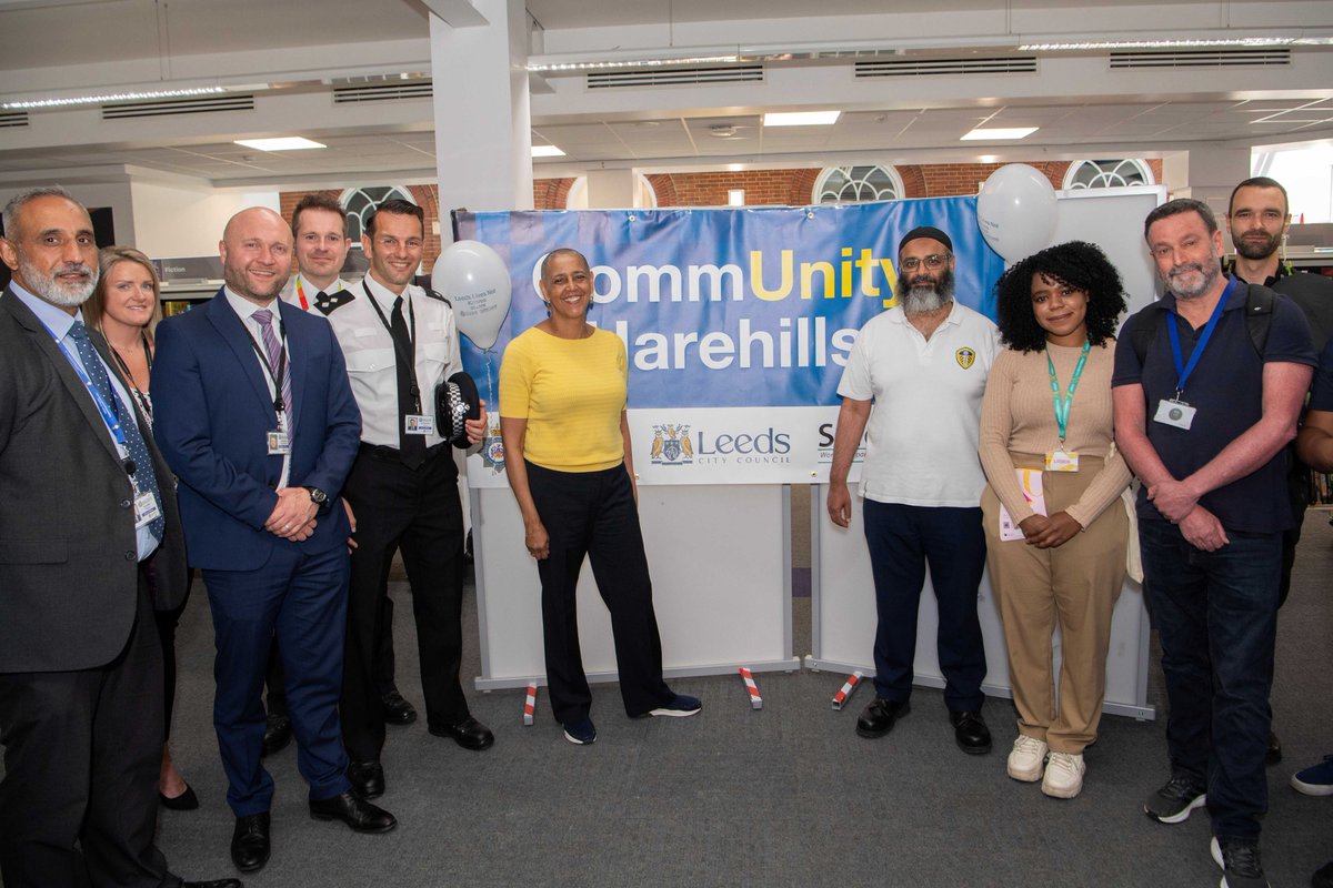 WestYorksPolice's tweet photo. A sustained campaign of action to relentlessly target serious and organised crime in a Leeds community so that lasting improvements can be made has been officially launched.
https://t.co/xlV61YQT7p https://t.co/jrzP1ZwUmG