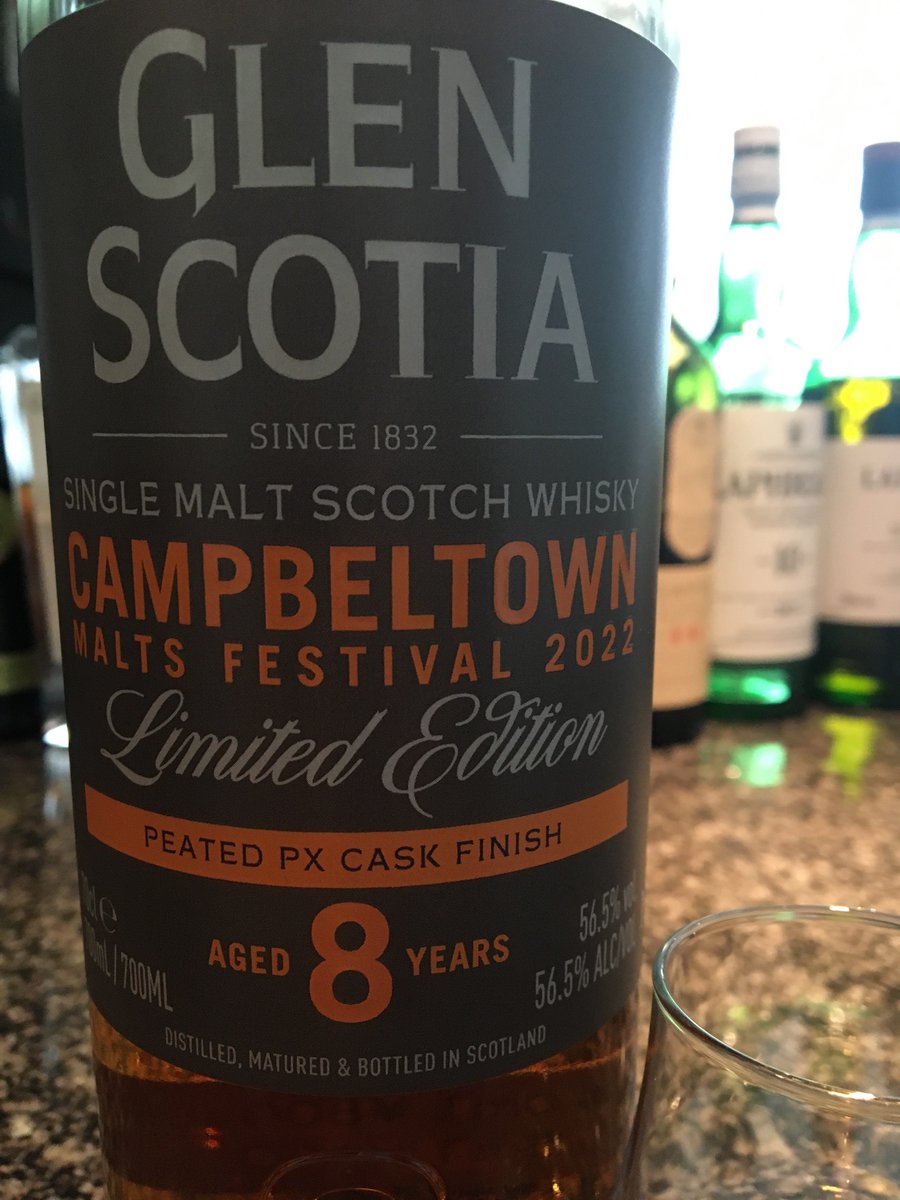 お久しぶりです🤠
今日は、GLEN SCOTIA 8 をストレートで‥乾杯です🥂

#whisky 
#GLENSCOTIA
#TWLC     #KWL