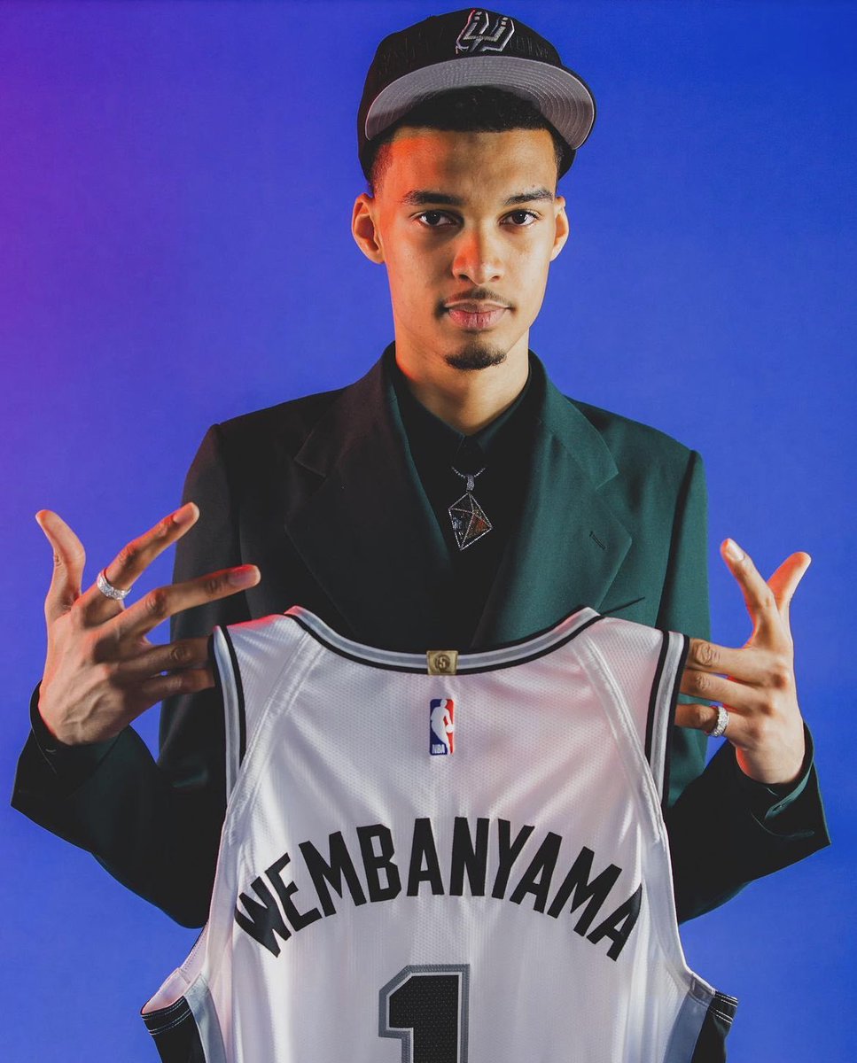 TrashTalk_fr's tweet photo. 🥹🥹🥹🥹🇫🇷🇫🇷❤️❤️❤️

(📸 @NBA ) https://t.co/g4Bt7wcebC