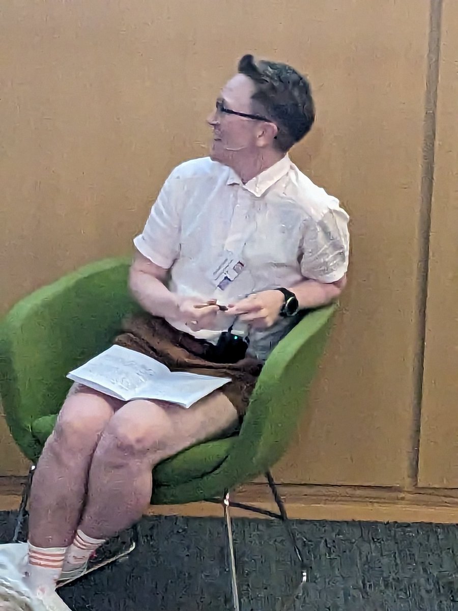 Val_Bold's tweet image. "Everybody can quickly record" these days "is there a tension with a society that sets the rules"? Amy Tooth Murphy poses an important question @OralHistorySoc: "We do want to encourage people along the way" Cynthia Brown responds, "I don't think the tension is too great" #OHS50