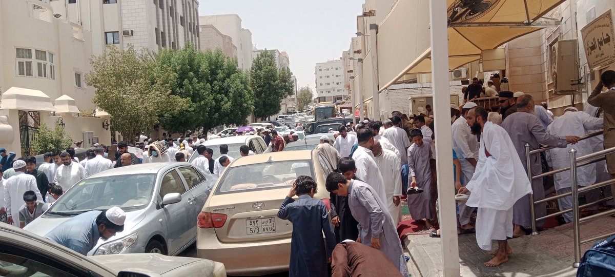 farooqsindhu's tweet photo. @MoHU_En أعلنت الحكومة السعودية أن الجمعة ستقام في جميع المساجد أثناء موسم الحج ، لكن هذا لم يحدث
تظل العديد من المساجد الإقليمية مغلقة يوم الجمعة
واجه حجاج إكرام صعوبات فيما يتعلق بالدفع يوم الجمعة https://t.co/xZmyKxROMS