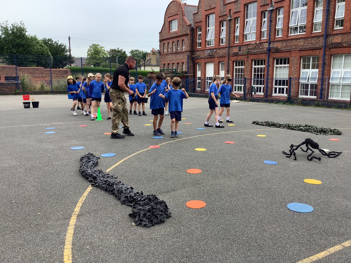 MPPS_Wirral's tweet photo. Year 4 loved their session with Commando Joe focussing on resilience, communication and team work. #mppsyear4 #mppspe https://t.co/HxfNbnIJKE