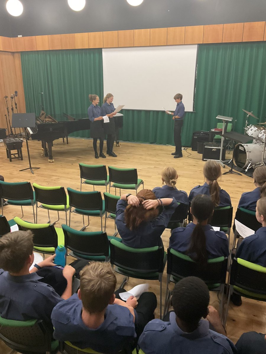PangCollMFL's tweet photo. This week, Year 8 French & Spanish performed short dialogues based on topics learnt this year. From safari and restaurant trips gone wrong, to cinema & beach outings, pupils impressed with their creativity and language skills! Year 7 are up next week! 🇫🇷🇪🇸#PangCollCreativity https://t.co/27iU6UPRuX