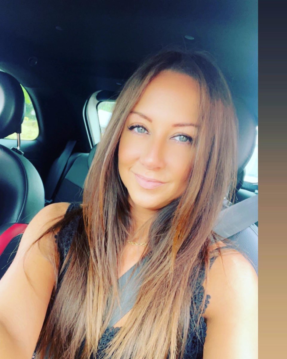MistressDivineE's tweet photo. Want to take me on a date ? Your paying boys. Like if I can message you 
#findomgoddess #findom #cashmeet #dominatrix #chastity https://t.co/5RgMnOwYqB