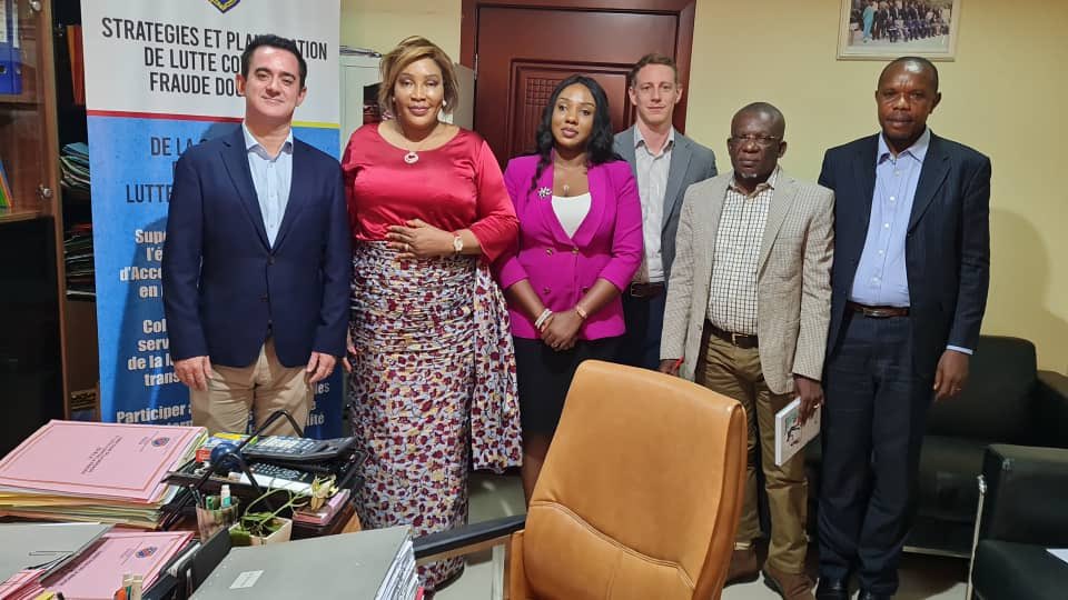 Me_Tshilanda's tweet image. #RDC #DGDA : La délégation des opérateurs économiques s’est rendue auprès de la Directrice de la Brigade douanière,Mme Pierrette BEMBA MBOMBO.L’échange était porté sur l’entrée des produits alimentaires des contrefaçons et les moyens déployés pour traquer les fraudeurs en douane.