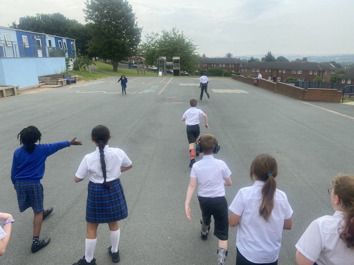 MissKLMarr's tweet photo. @TeachActive #TeachActiveMaths Amazing way to finish National Sports Week with an Active Maths lesson ➕🏃We had to run to collect an angle and then sort them into the correct group (acute, obtuse and reflex). Well done to our winning team 🌟@bramley_park @Missjam2019 https://t.co/8W5SifTJjL