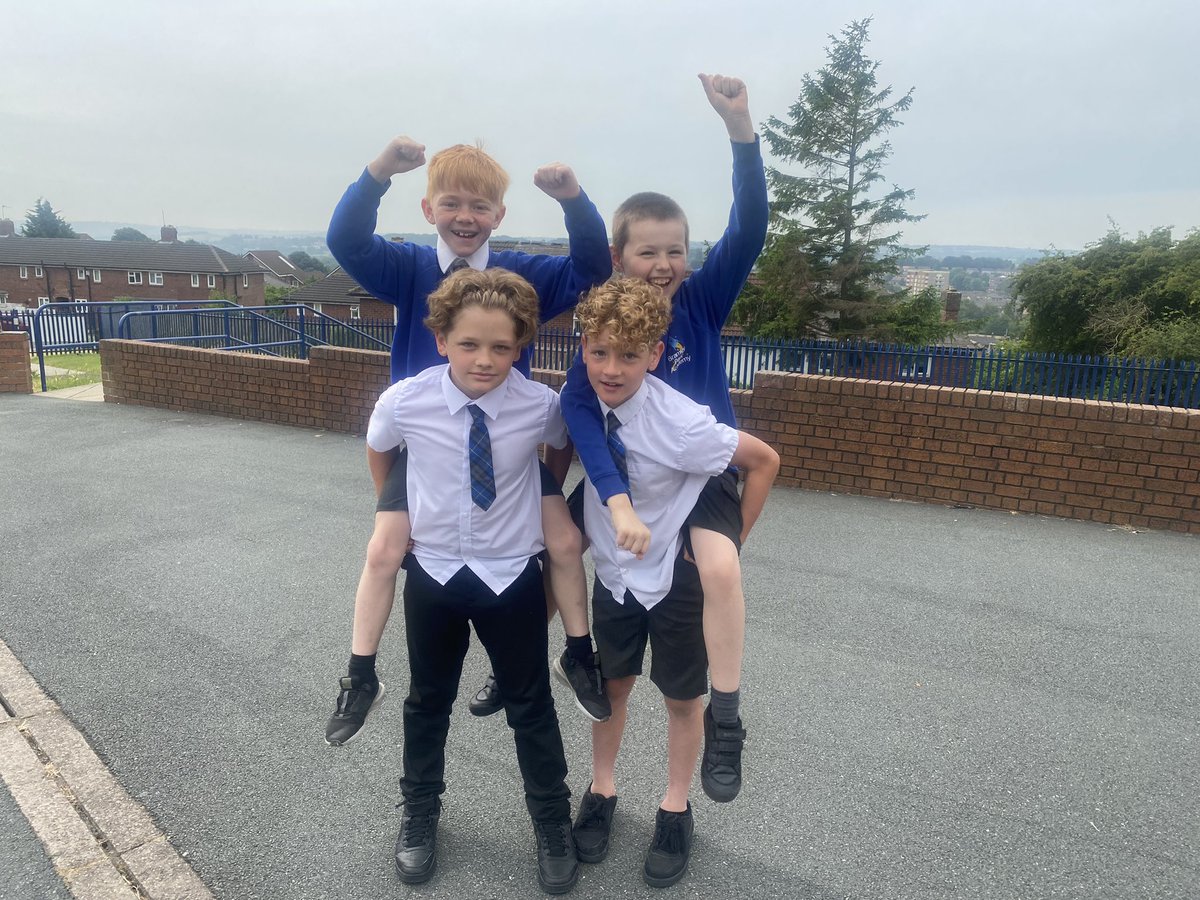 MissKLMarr's tweet photo. @TeachActive #TeachActiveMaths Amazing way to finish National Sports Week with an Active Maths lesson ➕🏃We had to run to collect an angle and then sort them into the correct group (acute, obtuse and reflex). Well done to our winning team 🌟@bramley_park @Missjam2019 https://t.co/8W5SifTJjL