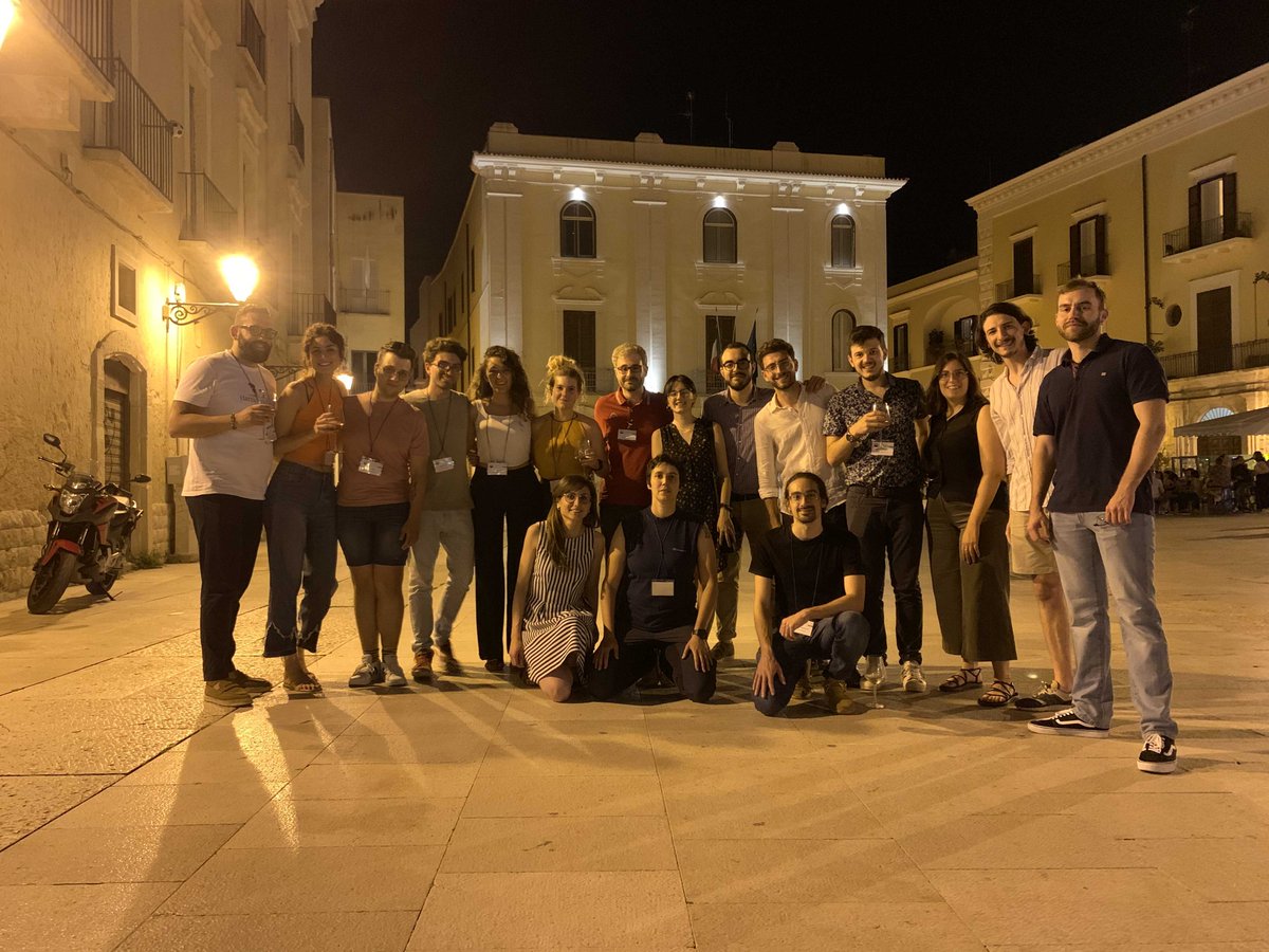 young_infolife's tweet photo. Networking entusiasmante🤩tra i molti membri di Young-InfoLife presenti al meeting annuale #BITS2023 per presentare i loro lavori di ricerca e promuovere il team-building! 

E non è finita qui 🫣 non perdetevi il simposio in collaborazione con @RSGItOfficial!

#Bioinformatics https://t.co/M4R9JaUqld