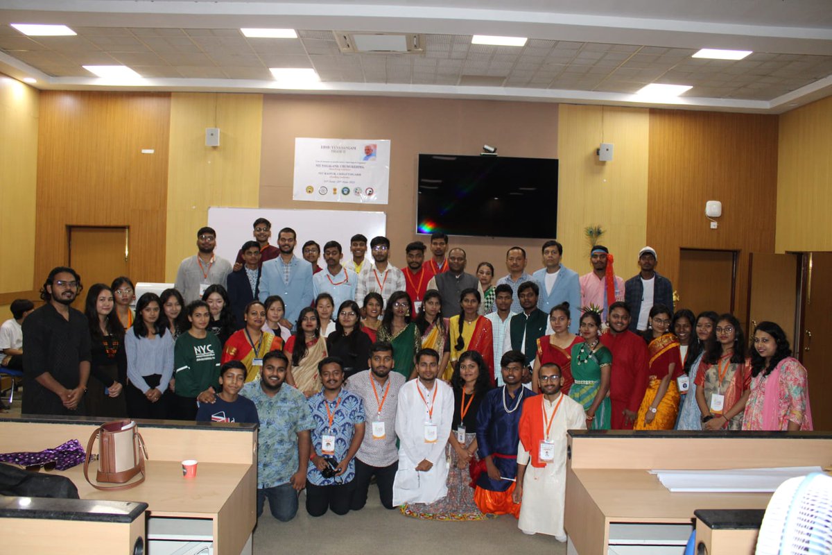 nsscsvtuCG's tweet photo. Five NSS Volunteers participated in Yuva Sangam phase-II under EBSB to visit Nagaland from 13-22 June 2023 from CSVTU Bhilai.
@AICTE_INDIA 
@EduMinOfIndia 
@_NSSIndia 
@NSSRDBhopal 
@NeetaBajpai5 
@CSVTUBHILAI0 
@dr_dsraghu 
@IRCTCofficial https://t.co/RmHzHGhGz2