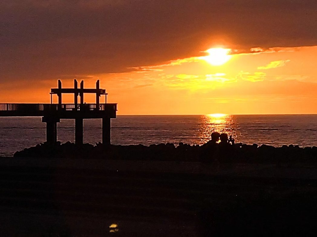 72681239910nabe's tweet photo. 日中は余り良くなかった天気だけど、6時頃からいい感じっぽかったので来てみた😅
#今日のサンセットロード https://t.co/cM8j7qoR3a