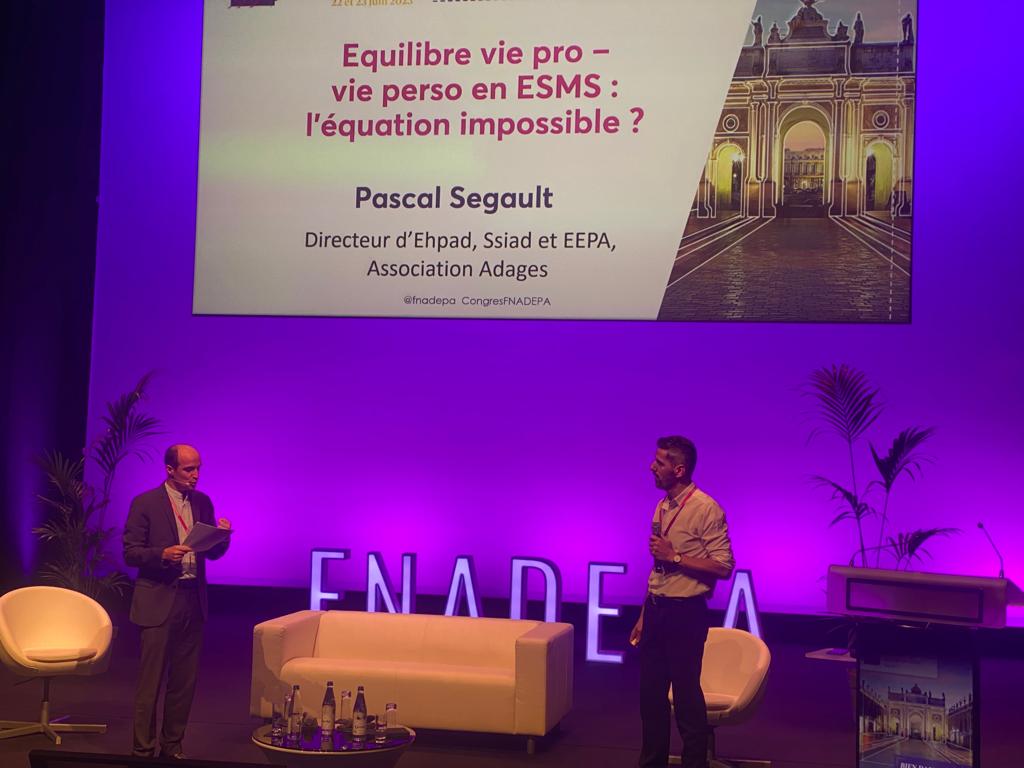 fnadepa's tweet photo. 🟠#CongresFNADEPA | Equilibre vie pro – vie perso en ESMS : @PascalSegault, directeur d’Ehpad, partage les conditions de travail qu’il a mis en place dans ses Ets. «Un salarié qui est bien dans son travail est 6 fois moins absent, 9 fois plus loyal et 31 fois plus productif.» https://t.co/qlndKytiXp