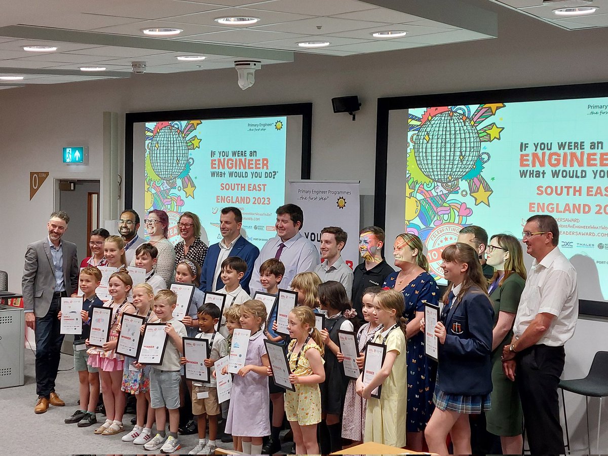 Leaders Award tweet media