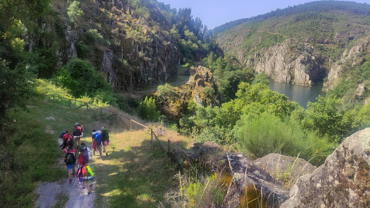 StJuliansLisbon's tweet image. Our intrepid student cohort continues their journey down the river Zêzere! All is going well.
DofE Silver Canoeing Trip.
#StJuliansLisbon #TheJoyOfLearning @dofeuk