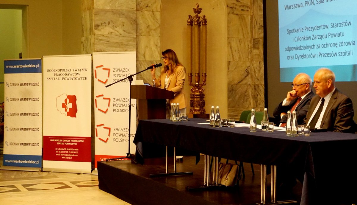 OZPSP1's tweet photo. Sytuacja szpitali jest dramatyczna. Oby dzisiejszy dzień znalazł receptę na poprawę sytuacji w ochronie zdrowia - apeluje wiceprezydent @warszawa Renata Kozanecka.
@OZPSP1 @NFZ_GOV_PL @MZ_GOV_PL @aotmit @CowZdrowiu @rynekzdrowia @Puls_Medycyny @ZdrowieM @TermediaPL https://t.co/WHEURPx1gR