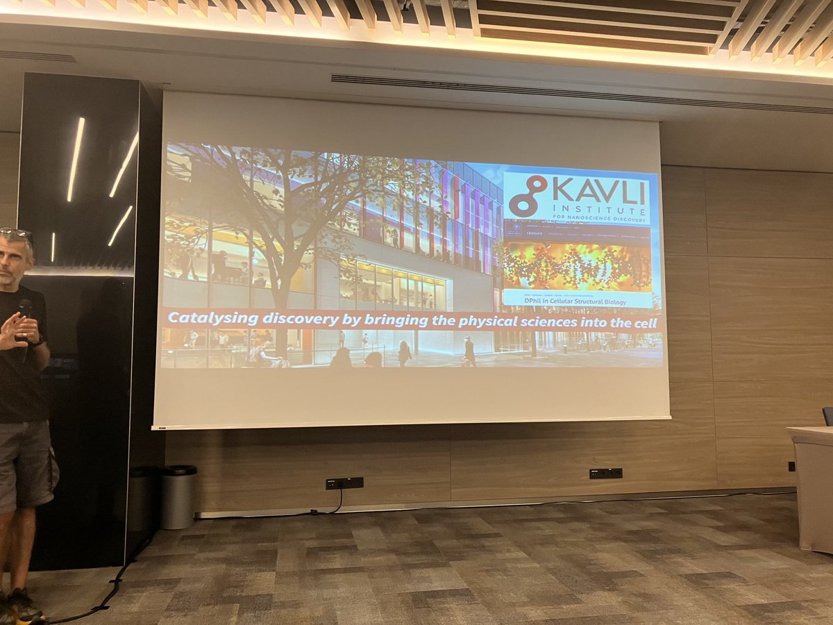 MartinWalshDLS's tweet image. Great to see Philipp Selenko from ⁦@WeizmannScience⁩ highlighting our ⁦@wellcometrust⁩  cellular structural biology DTP as an exemplar for the future needs of cellular bioimaging at the ⁦@iNEXT_Discovery⁩ user meeting in Budapest #bioimaging ⁦