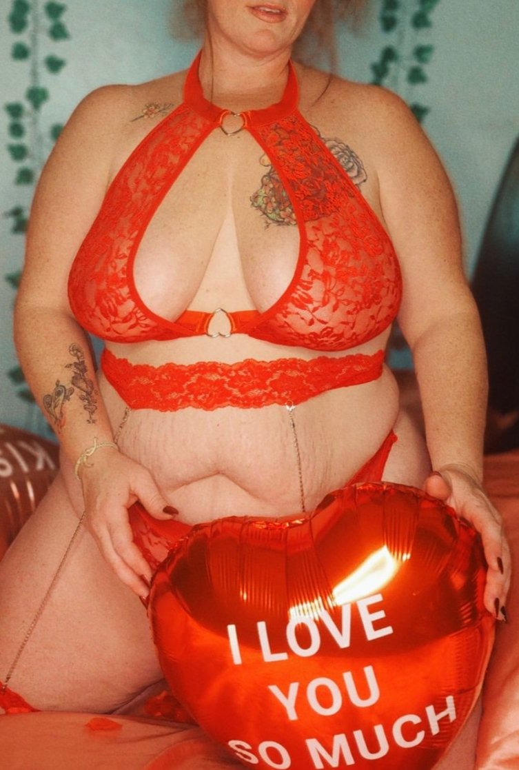 AlexisDaRedHead's tweet photo. Well it was fun. Now I'm all alone again. Who wants to be my new boy toy???  #bbw #redhead #PlayboyyTheSeries #newtoy #nsfwtwt #Pawg #bigbootyclub https://t.co/1t6F2aqAyC