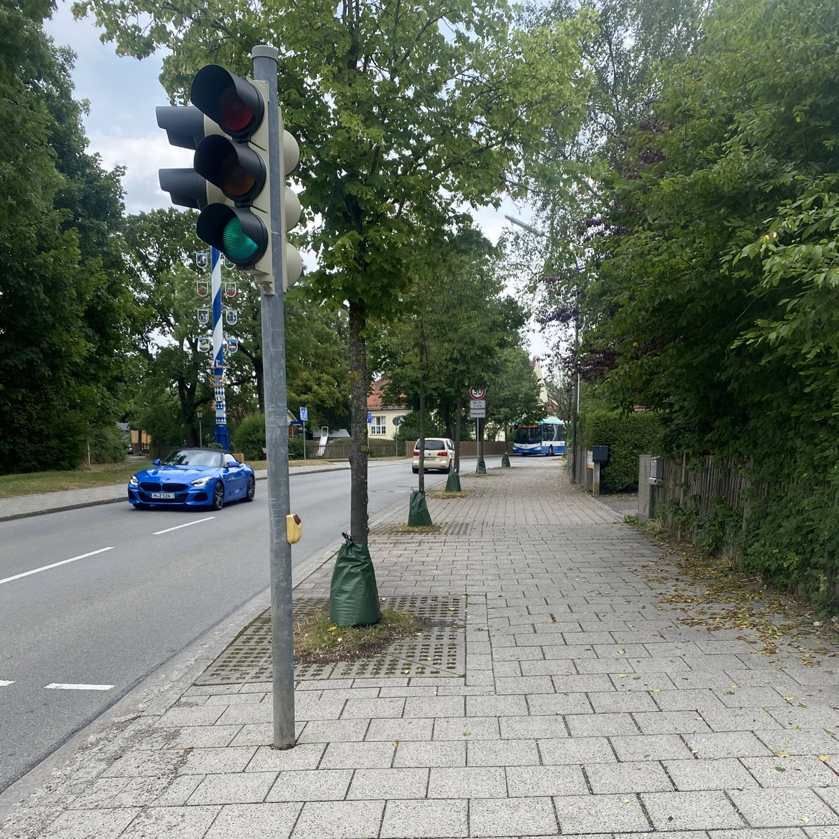 Автобус on Twitter: "RT @din_alt1: Пересаживалась на автобус в ...