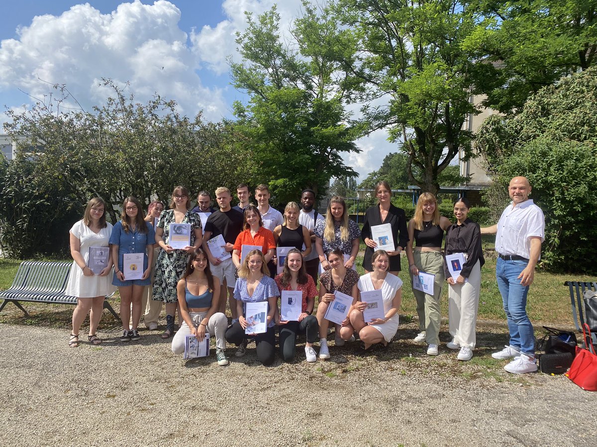 100% de réussite pour la Promo 2023 du DTS imagerie médicale et radiothérapeuthique .<a href="/lycee_pergaud/">lycee.pergaud</a> 👏Félicitations à tous ! <a href="/acbesancon/">Académie de Besançon</a> <a href="/DSDEN25/">DSDEN 25</a>