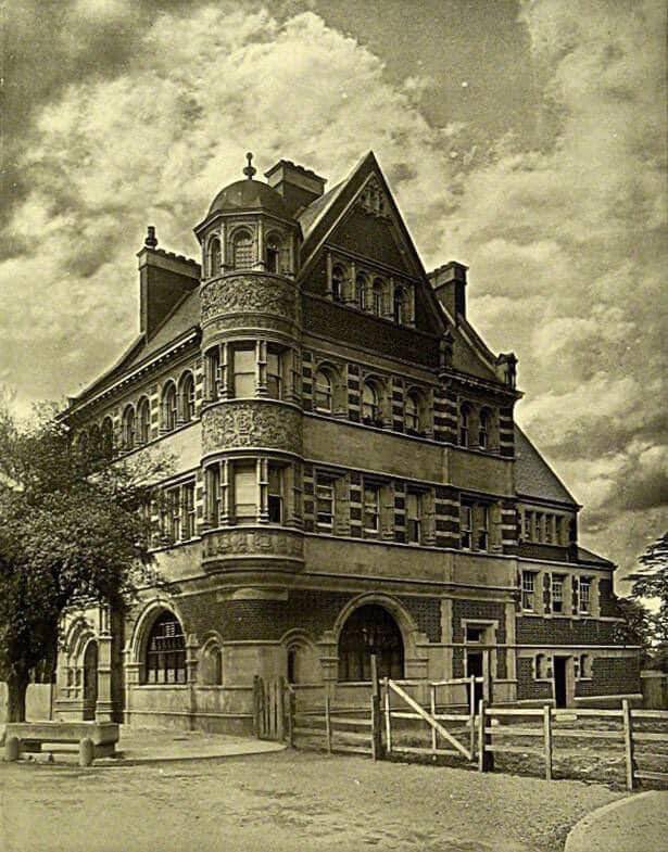 The former London and County Bank, Wimbledon (1900)