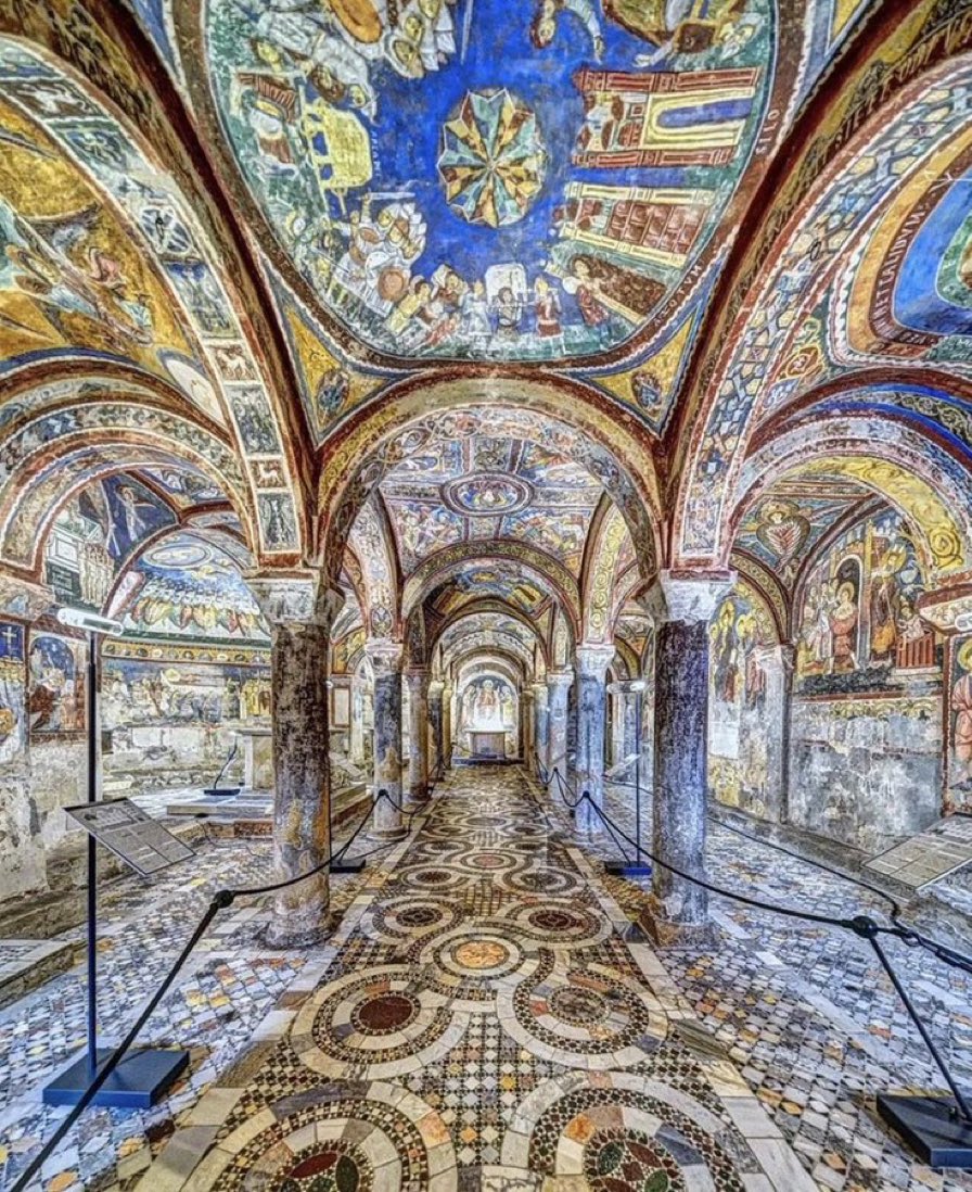JamesLucasIT's tweet photo. Cripta di San Magno, soprannominata
la cappella Sistina del Medioevo. https://t.co/TadBv3z5jl