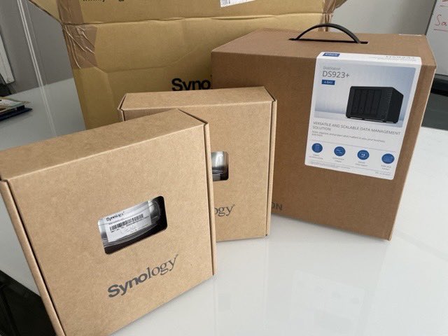 Aussitôt reçu, aussitôt installé !😎

Un grand merci à <a href="/Synology/">Synology Inc.</a> pour ce généreux cadeau. Nous sommes ravis de pouvoir tester la nouvelle version 7.2 du DSM. 

Si vous êtes intéressés par ces fonctionnalités, n'hésitez pas à nous contacter 📲

#sowan #lyon #SYNOLOGY #DSM72