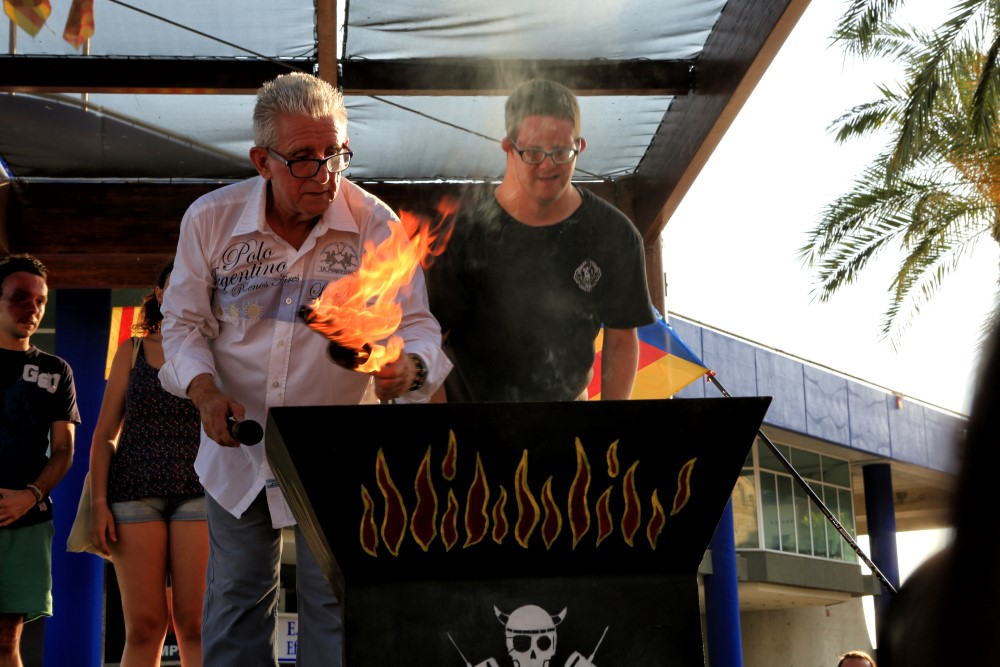 Ajuntament de Tarragona (@tgnajuntament) on Twitter photo 🔥 Els actes de la revetlla de Sant Joan s'inicien amb la rebuda del Foc, la Proclama, l'Encesa, la Foguera i la Crema del Ninot.
📅 Divendres 23/06, a les 18.30 h
📌 Pérgola del Serrallo
🎫 Gratuït
ℹ️ agenda.tarragona.cat/agenda/rebuda-…
@TGNCultura <a href="/diablesvoramar/">Diables Voramar - Víbria de Tarragona</a> <a href="/BallSerrallonga/">BallSerrallongaTGN</a> 🔥 Els actes de la revetlla de Sant Joan s'inicien amb la rebuda del Foc, la Proclama, l'Encesa, la Foguera i la Crema del Ninot.
📅 Divendres 23/06, a les 18.30 h
📌 Pérgola del Serrallo
🎫 Gratuït
ℹ️ agenda.tarragona.cat/agenda/rebuda-…
@TGNCultura <a href="/diablesvoramar/">Diables Voramar - Víbria de Tarragona</a> <a href="/BallSerrallonga/">BallSerrallongaTGN</a>