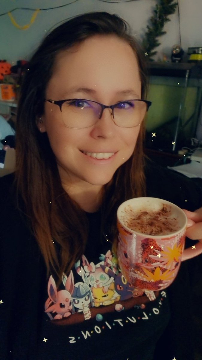 SoTotallyRae's tweet photo. Cheers to two weeks of staying up late and sleeping in, starting now 😁 (school holidays) https://t.co/Ci6qdmTW6K