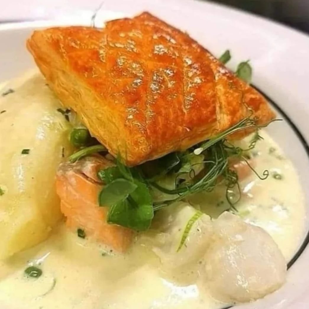 Friday lunch time favourite!! 12 ~ 2.30pm. Smugglers creamy fishermans pie, smoked haddock, salmon, mash, puff pastry.