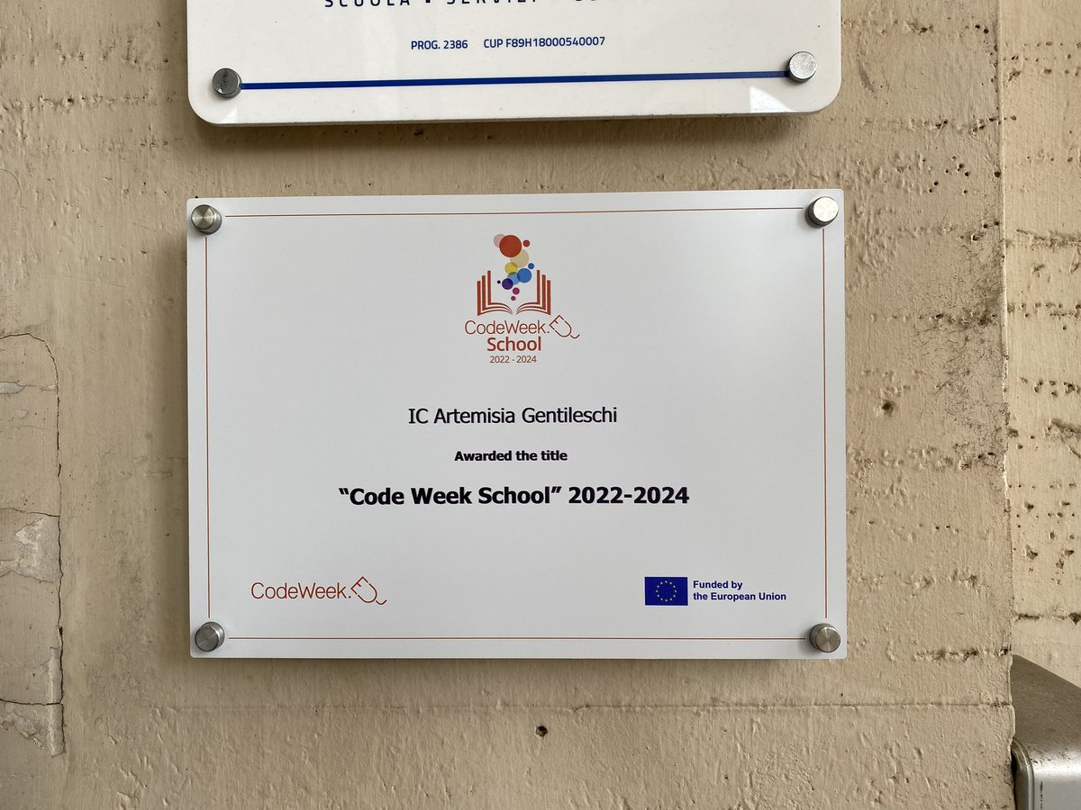 Lellacaroni's tweet photo. @CodeWeekEU thanks #codinglife @neutralaccess #CodyRoby #codemooc #Rome #ICArtemisiaGentileschi https://t.co/lkXiTUCu7W