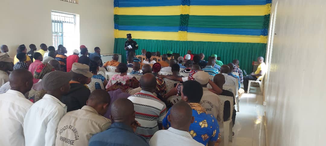 AngelMutabaruka's tweet image. @KigaliSector habaye amahugurwa ya #Cpcs yibanze ku ngamba zihamye zo kubungabunga umutekano , kurushaho kunoza inshingano, kuzuza  ibitabo by&apos;abinjira n&apos;abasohoka mu Midugudu @Nyarugenge @CityofKigali @RwandaLocalGov @EmmyNGABONZIZA1 @PudenceR @JCMusabyimana @NTIRUSHWAChris3