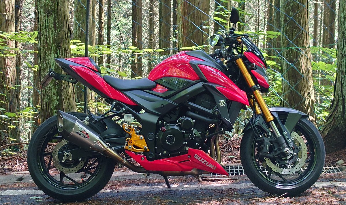 hidemar46591104's tweet photo. #愛車のノーマルと現在の比較
#GSX750
イヤ〜、どこから見てもドノーマルですわ https://t.co/50y8zTzGEk