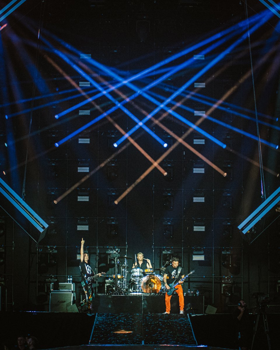 muse's tweet photo. 🏴󠁧󠁢󠁳󠁣󠁴󠁿 Glasgow, Bellahouston Park 🏴󠁧󠁢󠁳󠁣󠁴󠁿
Doors - 4PM
@TheWarningBand2 - 6.45PM
@twinatlantic - 7.45PM
Muse - 9.20PM

📷 • @theworkofjar https://t.co/RNbWxU2vej